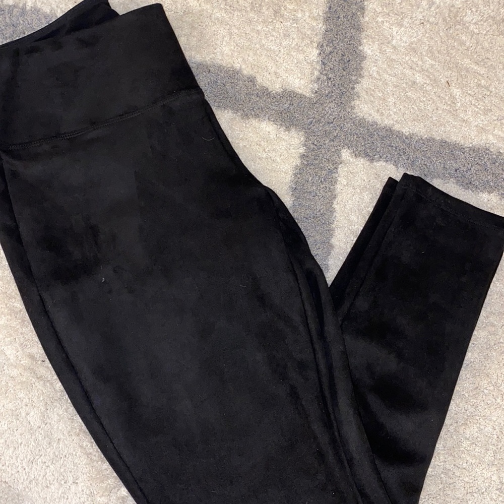 Micro-suede black leggings.